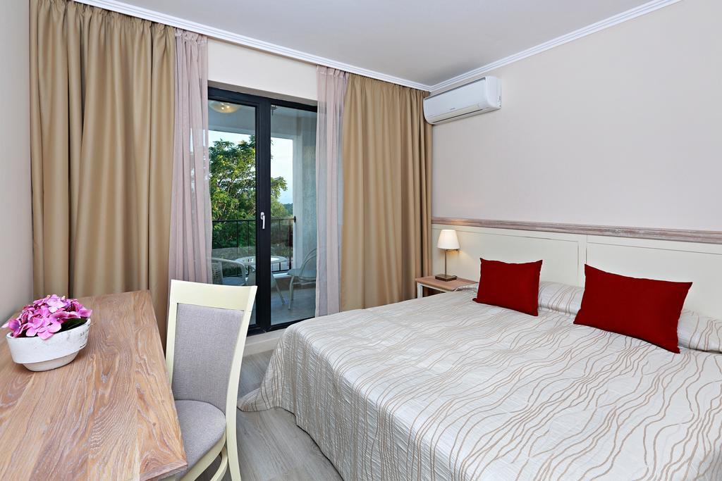 Private Apartments In White Rock Castle Balchik Phòng bức ảnh